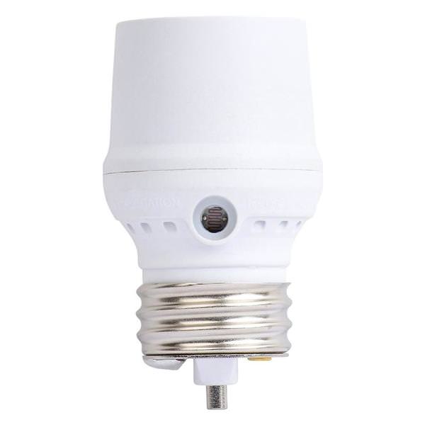 Indoor/Outdoor Dusk to Dawn Light Control Socket for CFL & LED Bulbs (Amertac SLC5BCW-4 50564)